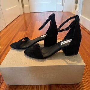 Steve Madden Black Suede Heels Classic Elegance, Open Toe , Ankle Strap Sandals